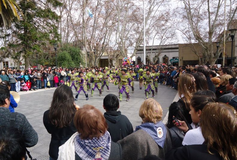 Bailes bolivianos en San Rafael