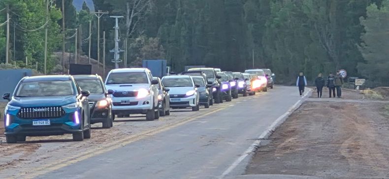 El Paso Internacional Los Libertadores permanece habilitado las 24 horas, para todo tipo de vehículos.