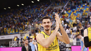 nicolas brussino elegido como el mejor latinoamericano en espana