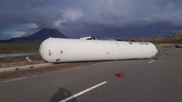 El conductor del rodado perdió el dominio y volcó sobre la ruta