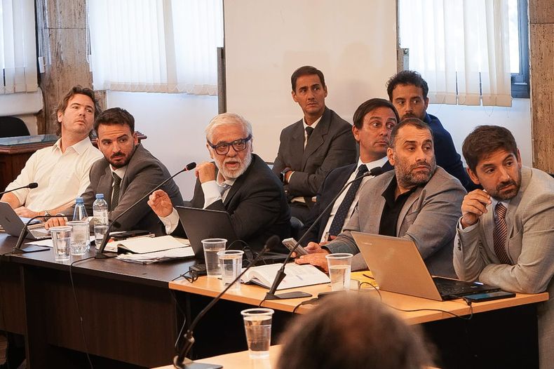 Los abogados defensores de Walter Bento y otros imputados.