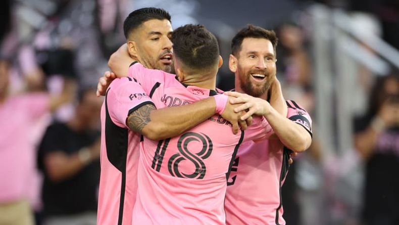 El rosarino Lionel Messi busca dar el golpe con su equipo.