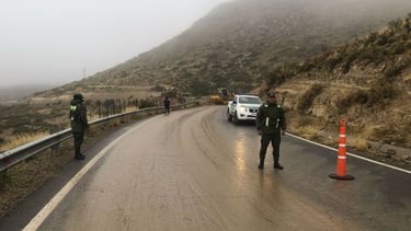 Seguridad de Gendarmería Nacional sobre Ruta 40 (Foto gentileza).