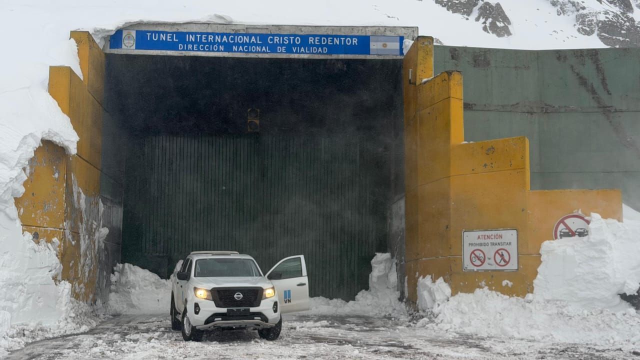 Siguen las nevadas en el Paso a Chile y no hay fecha de reapertura
