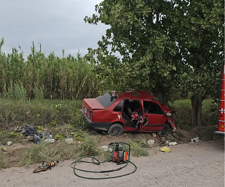 Tragedia en Junín: un hombre murió tras chocar contra un árbol en La Colonia