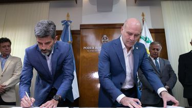 El intendente Ulpiano Suarez firmó un convenio de cooperación con la justicia de Mendoza.