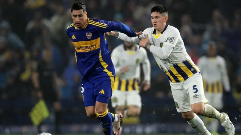 Boca vence a Rosario Central 2-1 y se mantiene cerca de Vélez.
