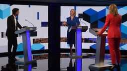 Áspero debate televisivo entre los dos candidatos.