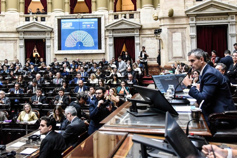 La Cámara de Diputados de la Nación Argentina volverá a sesionar el 4 de junio para tratar el aumento de jubilaciones