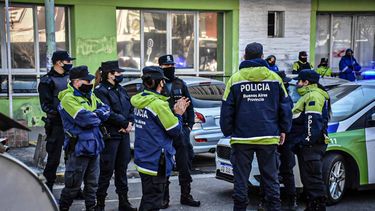 Asesinan a un joven tras una disputa vecinal: detienen a un sospechoso