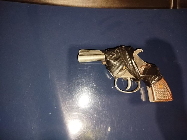 El despliegue policial también incluyó intervenciones vinculadas con armas de fuego.