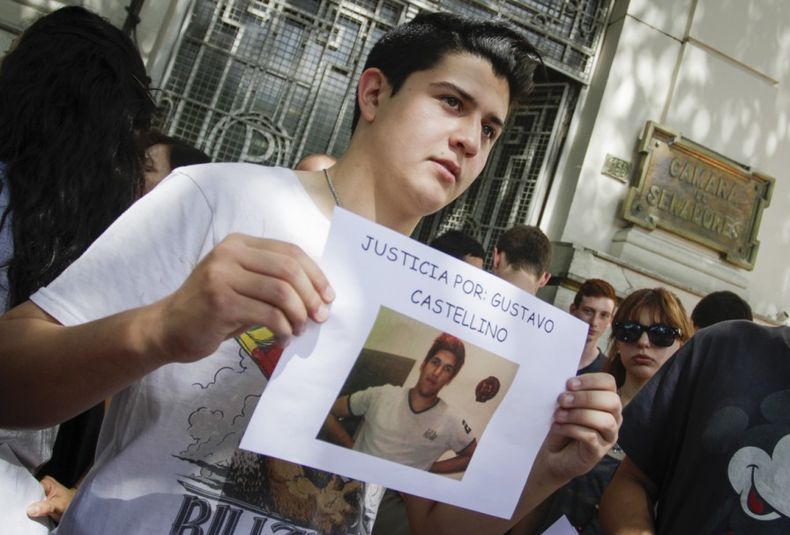 Marcha por el asesinato de Gustavo Castellino