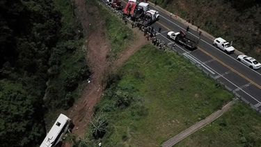 Tragedia en México: 18 muertos en un accidente de colectivo.