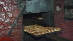 La última panadería en General Alvear que hornea a leña.