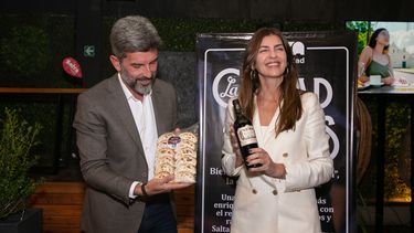 El intendente de la Ciudad de Mendoza firmó un acuerdo para difundir el turismo con la intendenta de Salta.