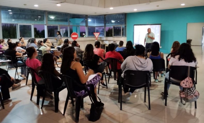 San Carlos reanuda sus cursos de 