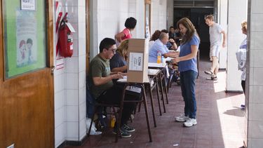 La DGE convoca a docentes como autoridades de mesa para las elecciones municipales. La DGE convoca a docentes como autoridades de mesa para las elecciones municipales.