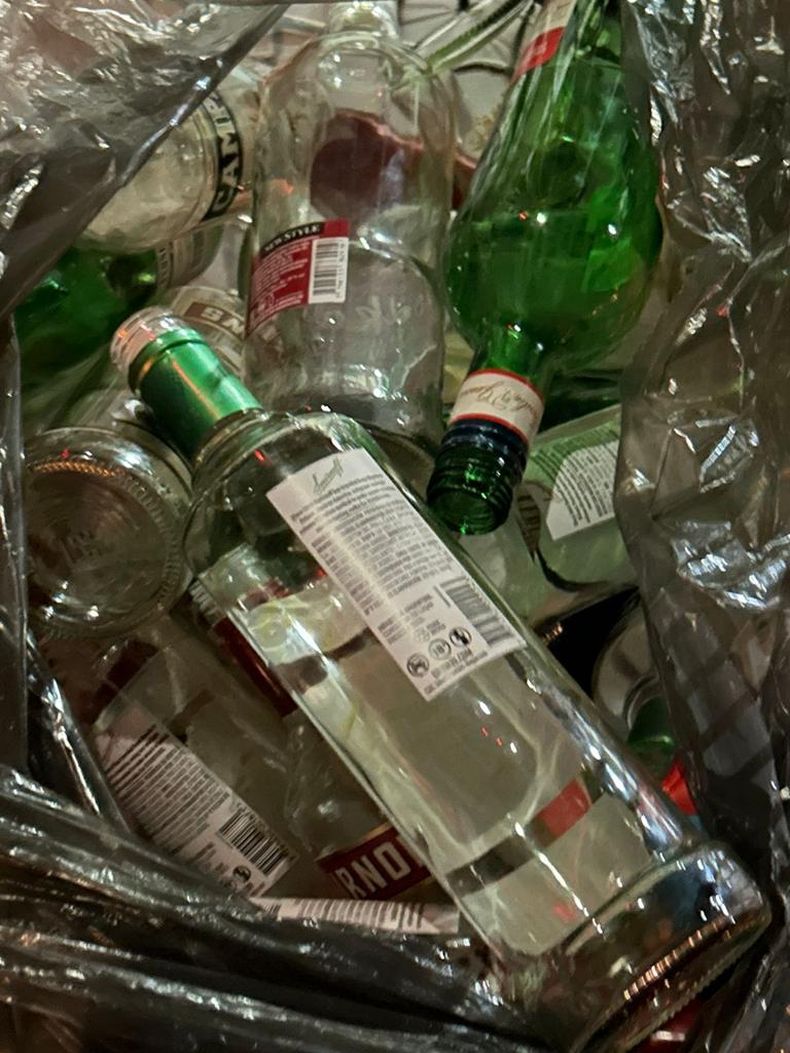 La presencia de alcohol fue una constante en muchas fiestas privadas de las que participaron los estudiantes para celebrar el Último Primer Día. 