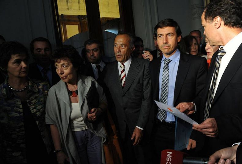 Opositores