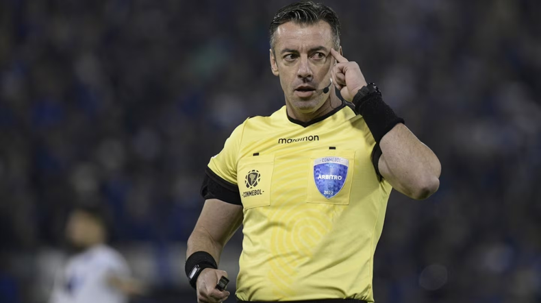 Raphael Clauss será el pito en la definición de la dura Copa América.