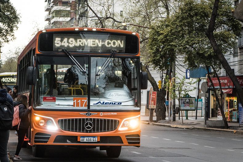 El gobierno de la provincia de Mendoza, en conjunto con Nación Servicios, avanza con la implementación del pago con tarjetas en el transporte público.