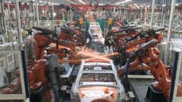 La producción de autos creció 42,7% interanual en noviembre, informó Adefa