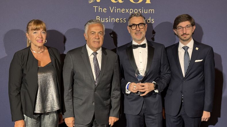 Alfredo Cornejo busca promover las ventas de vino mendocino en el exterior. 