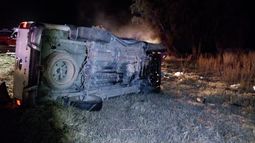 Tragedia en San Carlos: murió un chico de 12 años y cinco personas resultaron heridas en un vuelco