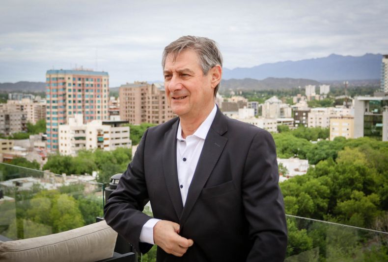 Omar Félix.