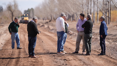 La obra fue recorrida por el vicegobernador y más funcionarios departamentales y provinciales. La obra fue recorrida por el vicegobernador y más funcionarios departamentales y provinciales.