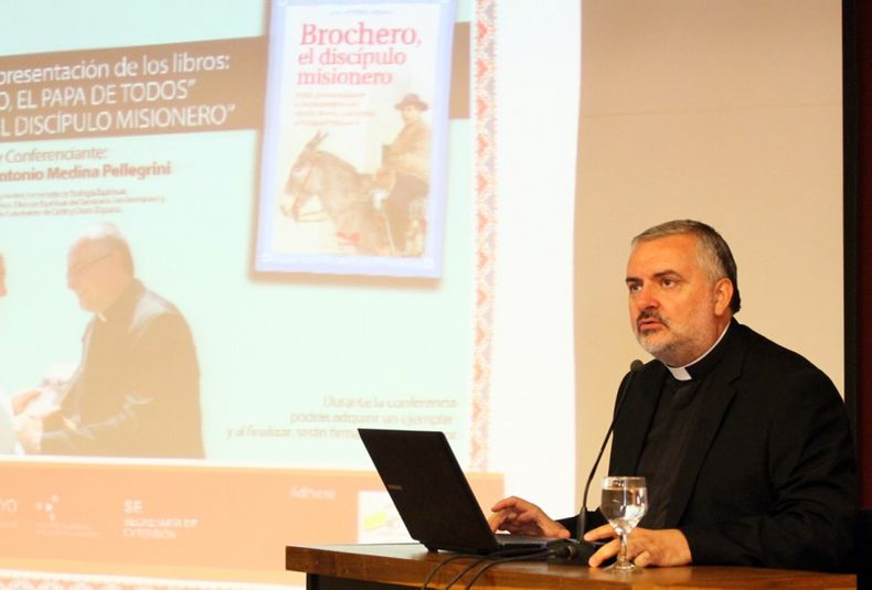 SAN RAFEL,PRESENTACION DE LIBROS SOBREPAPA FRANCISCO Y CURA BROCHERO