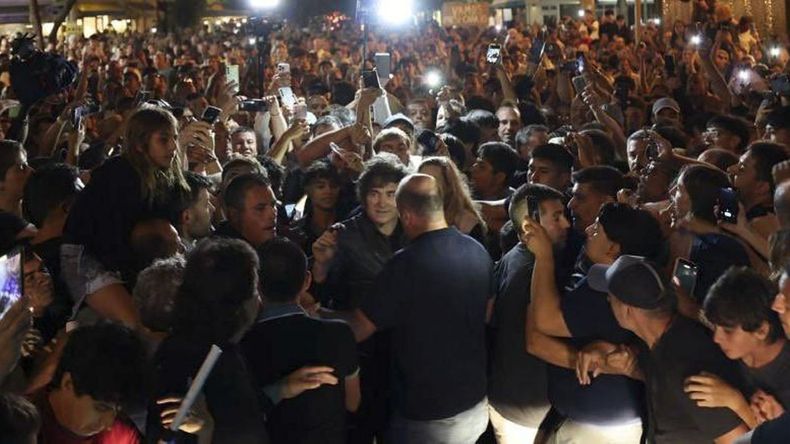 Javier Milei en Mar del Plata: prometió bajar la imputabilidad y apuntó contra la izquierda.