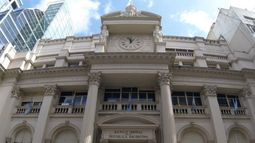 El Banco Central fijó el límite inferior de la tasa de interés de la Leliq en 55%