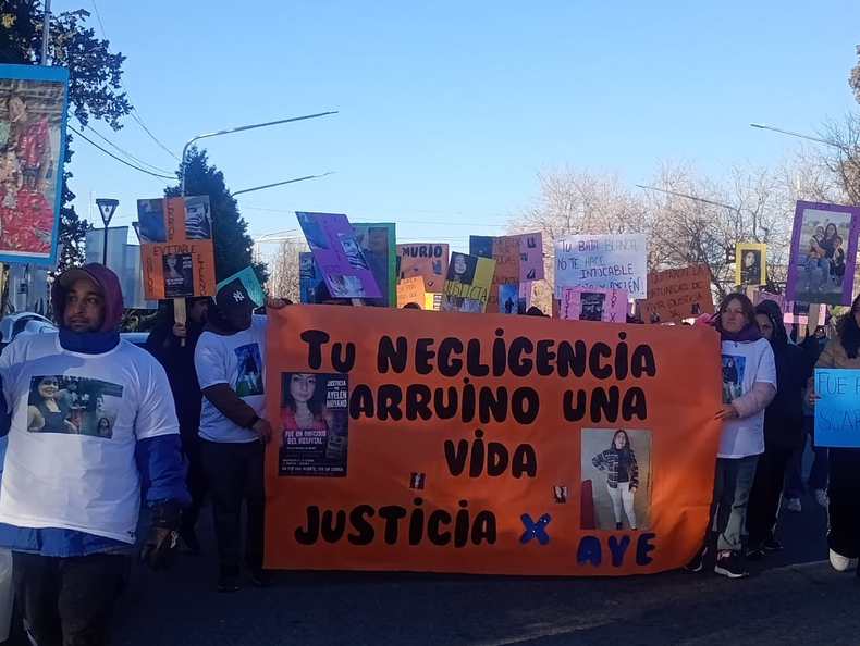 Marcha por Ayelén Moyano en Tunuyán.