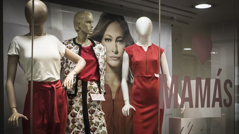 Pese a promos y descuentos, los precios de la ropa son cada vez más elevados. ¿Cuánto son costos reales y cuánto es el poder de las marcas?