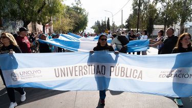 La crisis universitaria suma tensión: el martes habrá marcha en Mendoza. La crisis universitaria suma tensión: el martes habrá marcha en Mendoza.