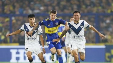 en un final caliente y con expulsados, boca le gano a velez en la bombonera