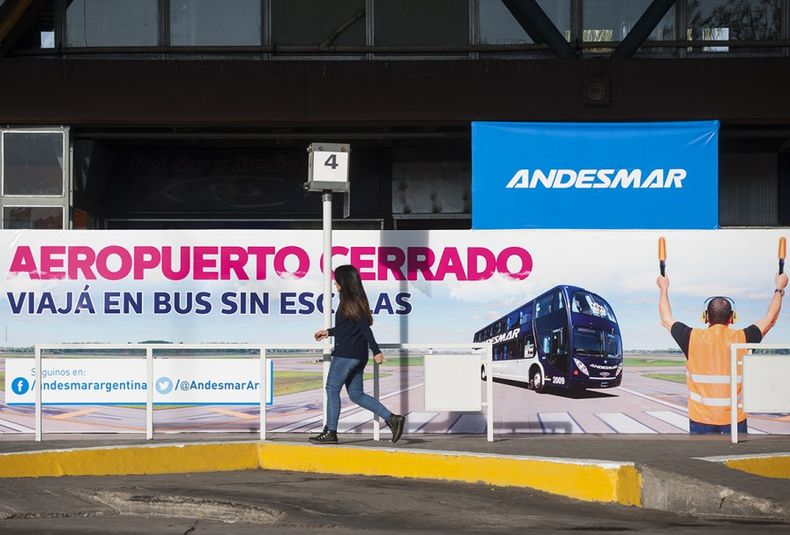 terminal de omnibus, transfer, aeropuertos, pasajeros, pasajes, plumerillo, aeropuerto cerrado, trasbordos, viajes, vuelos, transporte, anden