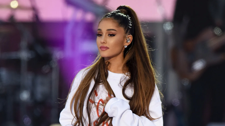 Ariana Grande celebra su cumpleaños número 30.