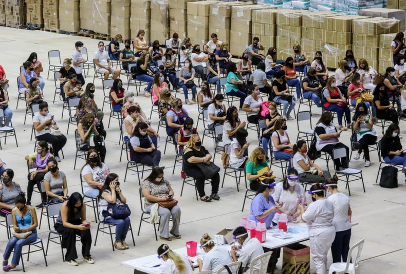 En el estadio Arena Aconcagua fueron inoculadas 10 mil personas