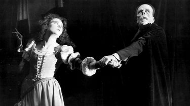 El Ciclo 100, cine mudo + música en vivo con “El fantasma de la Ópera” en el Cine Universidad.