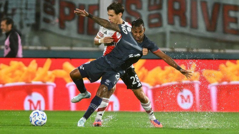 El futuro de Sebastián Villa empieza a moverse fuera de Mendoza, podría ser River aunque por ahora no hay ofertas formales. &nbsp;