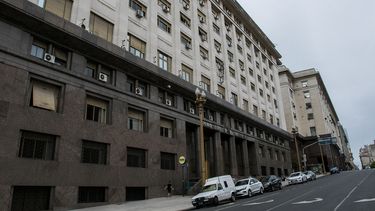 Intendentes de todo el país, incluso de Mendoza, participan de una marcha a Economía. Intendentes de todo el país, incluso de Mendoza, participan de una marcha a Economía.