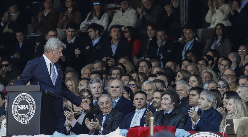 El titular de la Sociedad Rural Argentina, Nicolás Pino, y el presidente Javier Milei en la inauguración oficial de la 138° Exposición Rural de Palermo.