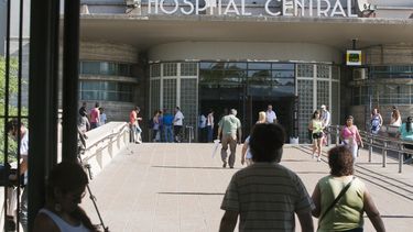 Guaymallén: arreglaba un techo, cayó varios metros y lucha por su vida Guaymallén: arreglaba un techo, cayó varios metros y lucha por su vida