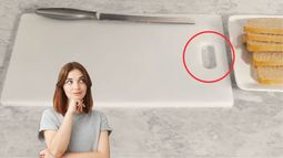 Ni para colgarla ni de adorno: el verdadero uso del agujero en la tabla de picar que pocos conocen Ni para colgarla ni de adorno: el verdadero uso del agujero en la tabla de picar que pocos conocen