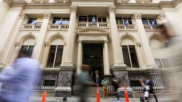 Dólar: a partir de enero, el sistema de bandas cambiarias se actualizará en base a la inflación Dólar: a partir de enero, el sistema de bandas cambiarias se actualizará en base a la inflación