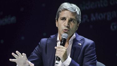 Luis Caputo aseguró que no habrá modificaciones en el sistema de bandas cambiarias Luis Caputo aseguró que no habrá modificaciones en el sistema de bandas cambiarias