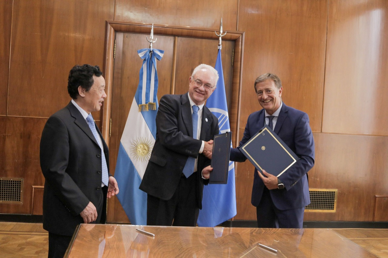 Rodolfo Suarez firmó una Carta de Intención con la FAO.