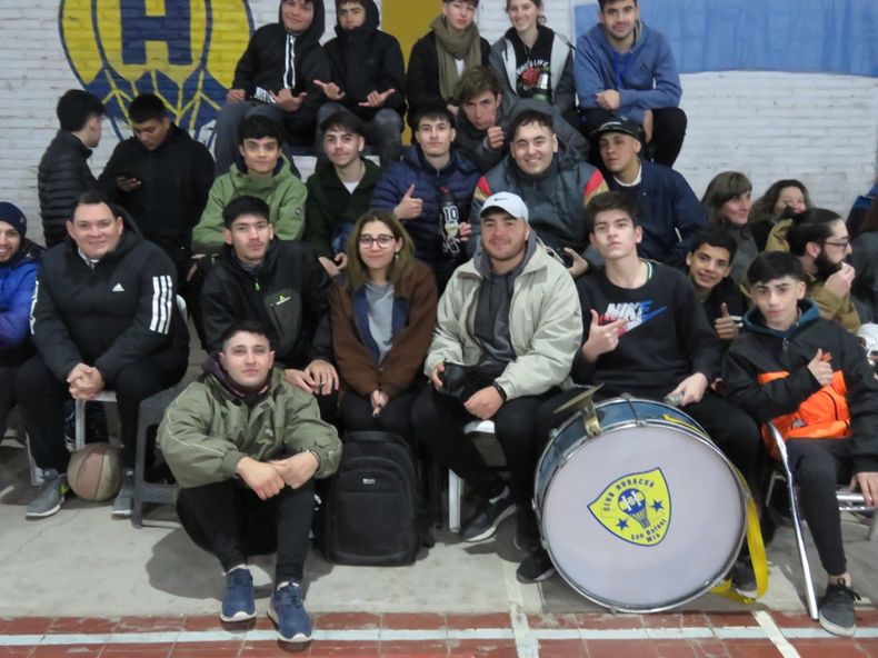 Básquet. La hinchada de Huracán.